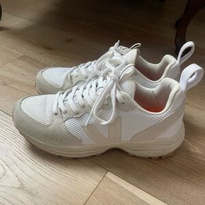 Veja Venturi sneakers